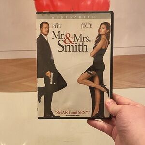 Mr. & Mrs. Smith Widescreen DVD - White & Black Cover